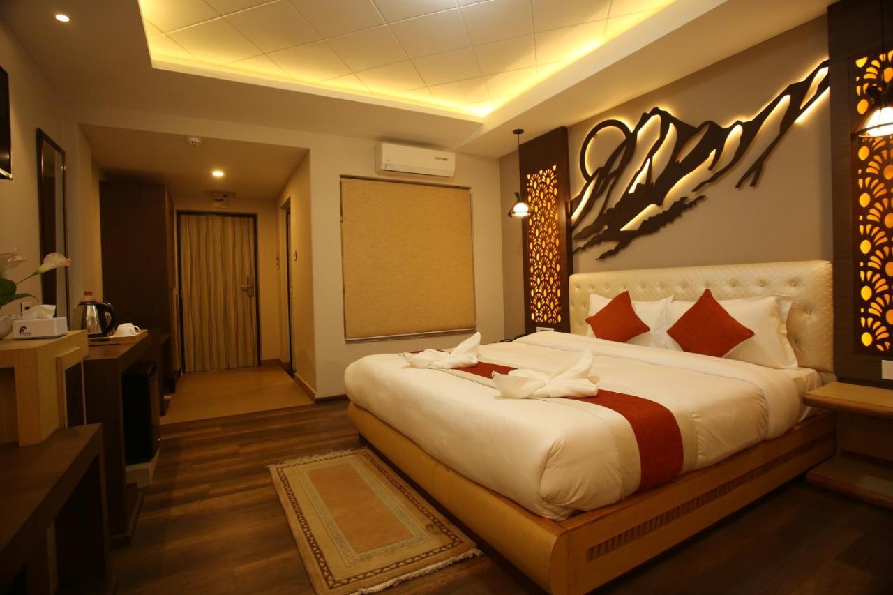 Hotel White Himal Pokhara Extérieur photo
