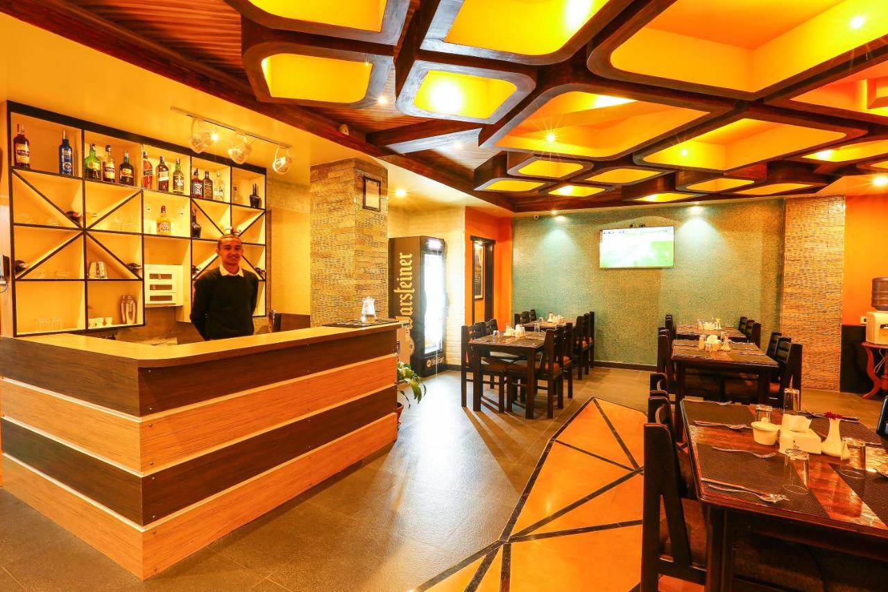 Hotel White Himal Pokhara Extérieur photo