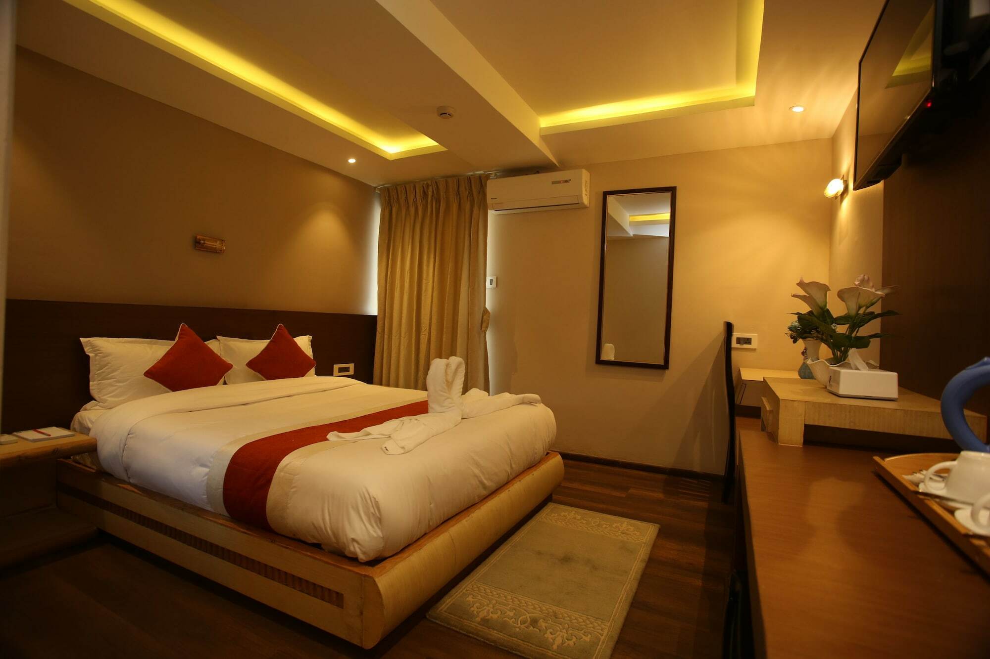 Hotel White Himal Pokhara Extérieur photo
